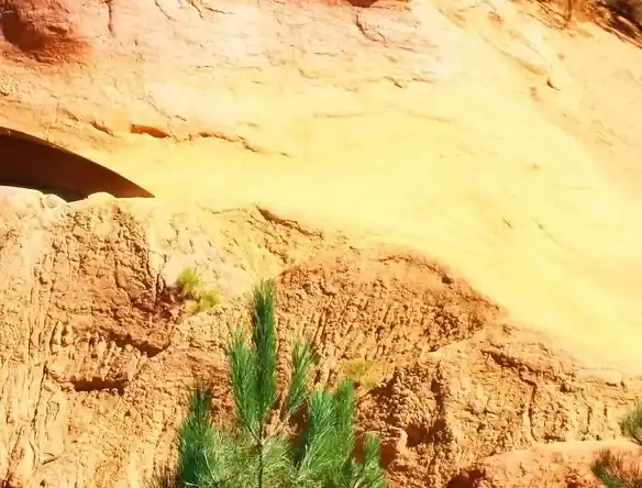 Roussillon - ochre cliff